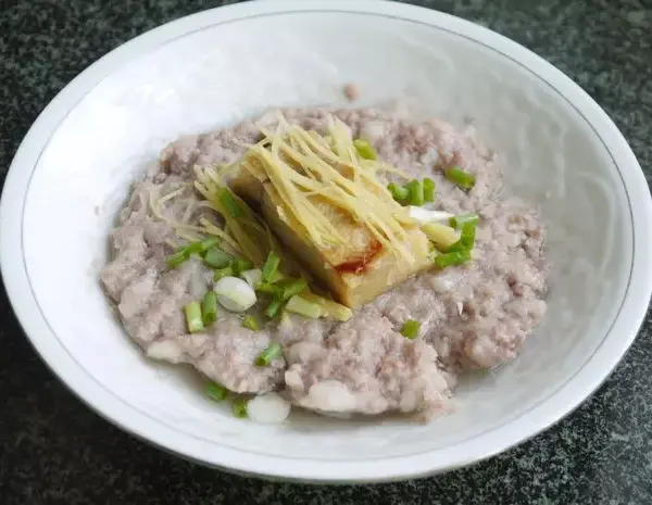 鹹魚馬蹄蒸肉餅 Pork Patty with Salted Fish